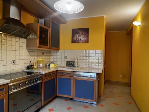 3-к квартира, 3/6 эт., 78м²