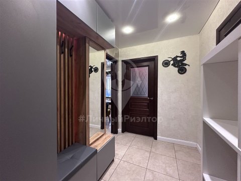 1-к квартира, 7/10 эт., 42м²